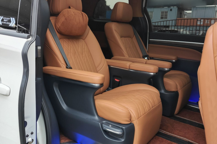 广汽传祺 传祺M8 2021款 领秀系列 390T 至尊版中控内饰7003