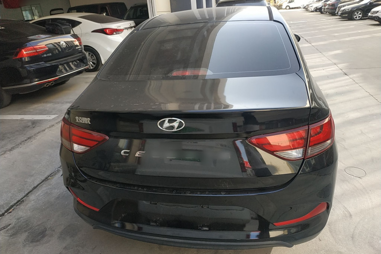 现代 悦动 2020款 1.6L 自动GL悦目版车身外观6