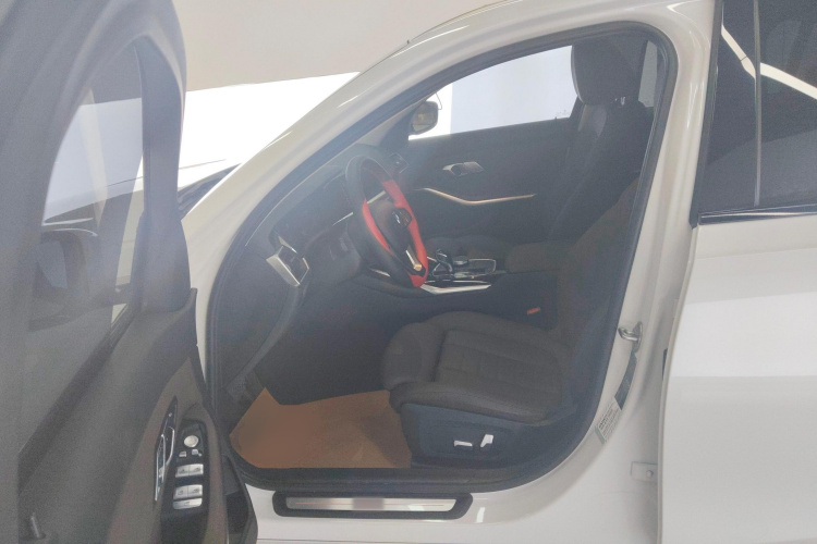 宝马3系 2020款 320i 运动套装中控内饰19