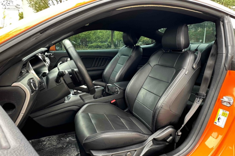 福特 Mustang 2020款 2.3L EcoBoost中控内饰7004