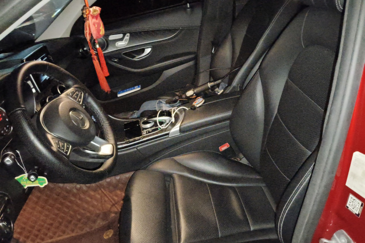 奔驰C级 2017款 改款 C 200 L 运动版局部细节19