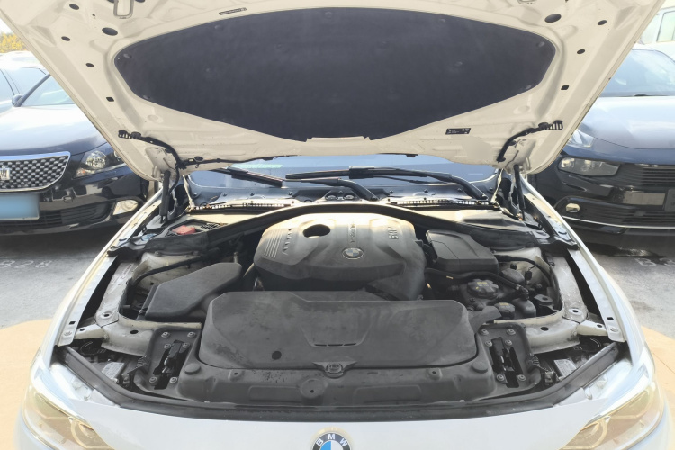 宝马3系 2019款 320Li 时尚型机舱底盘24