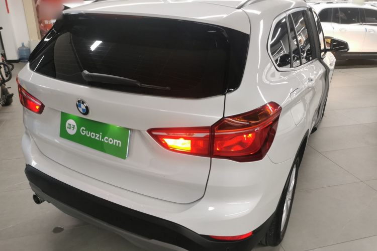 宝马X1 2018款 sDrive18Li 时尚型车身外观7