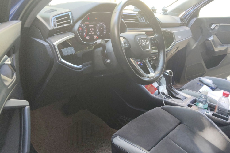 奥迪Q3 2019款 35 TFSI 进取动感型中控内饰7003