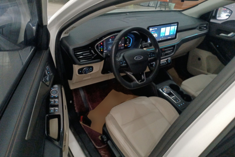 福特 福克斯 2021款 三厢 EcoBoost 180 自动锋潮型中控内饰20