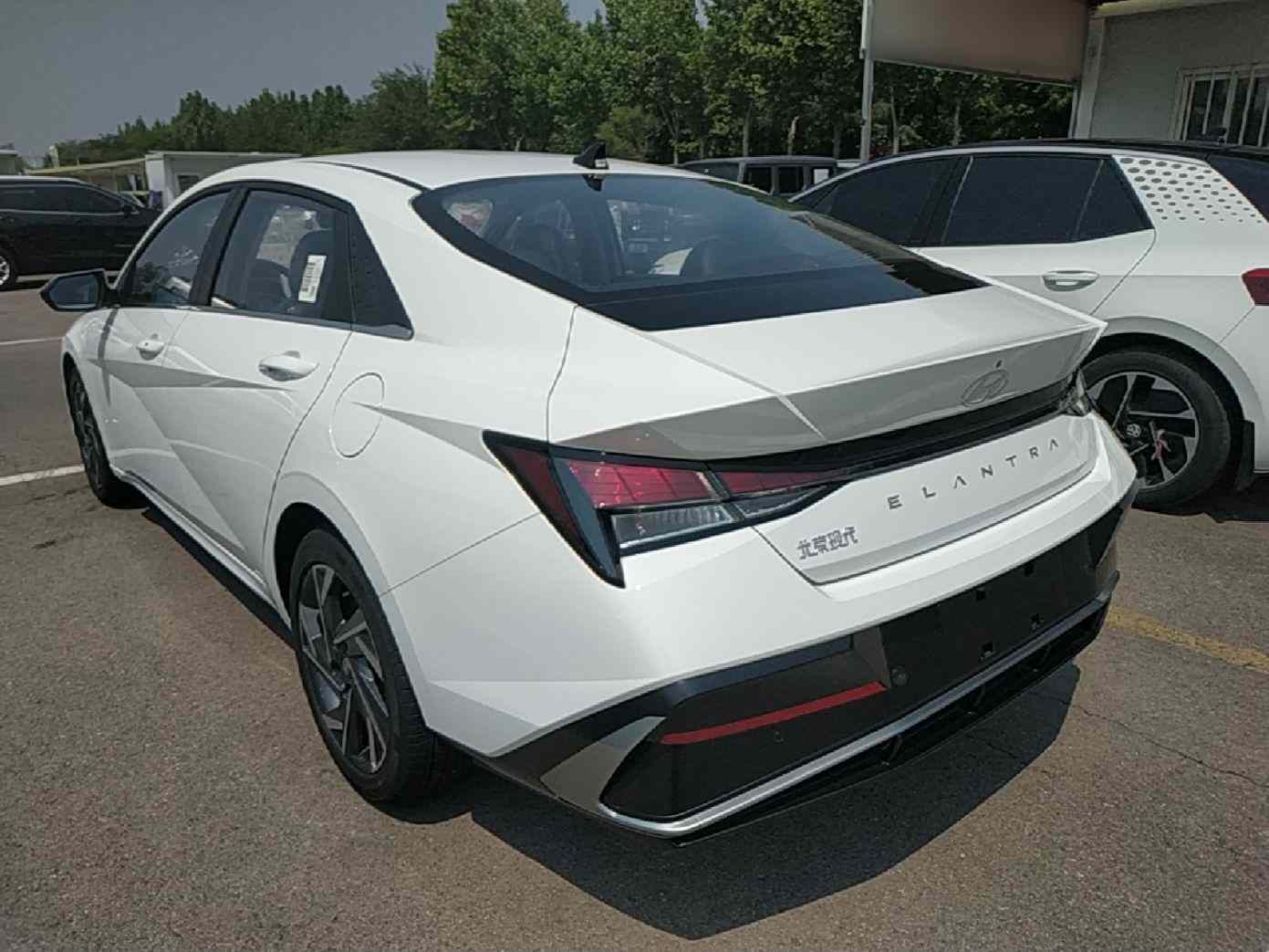 现代 伊兰特 2023款 1.5L CVT GLX精英版(3)