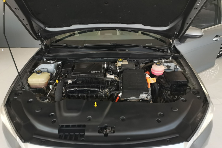 比亚迪 秦PLUS 2021款 DM-i 55KM 旗舰型局部细节24