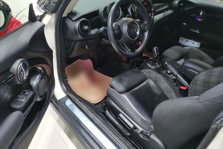 MINI 2018款 1.5T COOPER 经典派中控内饰7003