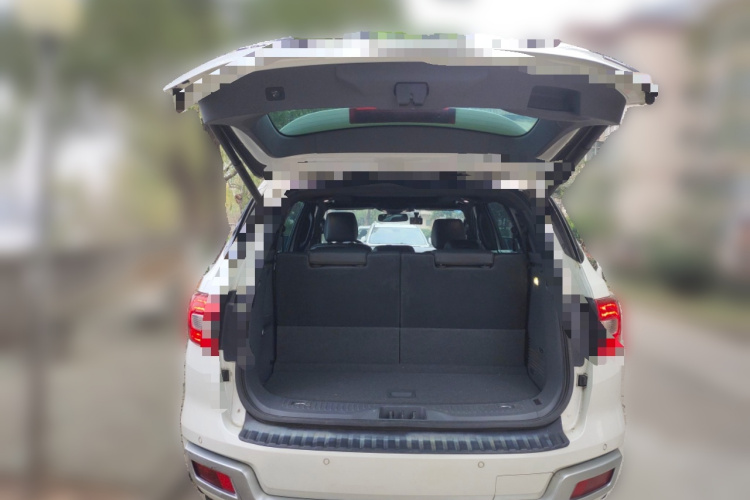 福特 撼路者 2017款 2.0T 汽油自动四驱旗舰版 7座局部细节23