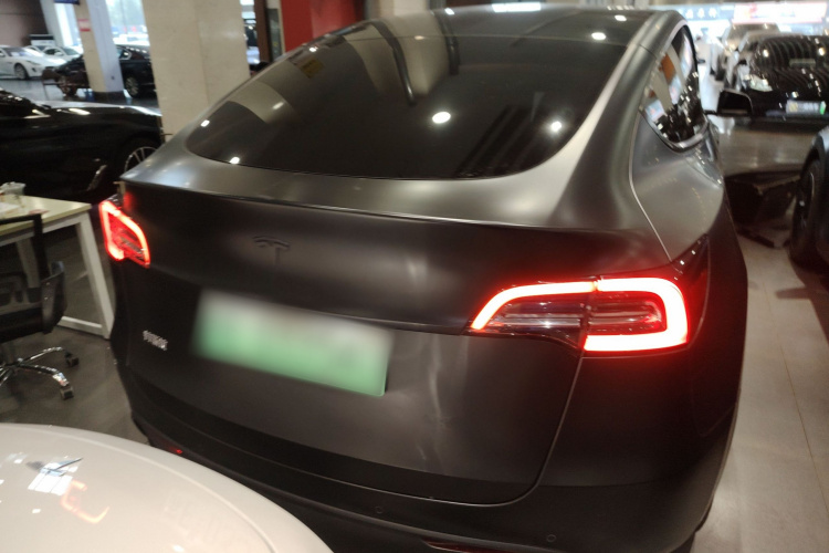 特斯拉 Model Y 2022款 后轮驱动版车身外观6