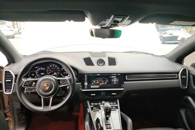 保时捷 Cayenne新能源 2019款 Cayenne E-Hybrid 2.0T中控内饰7002