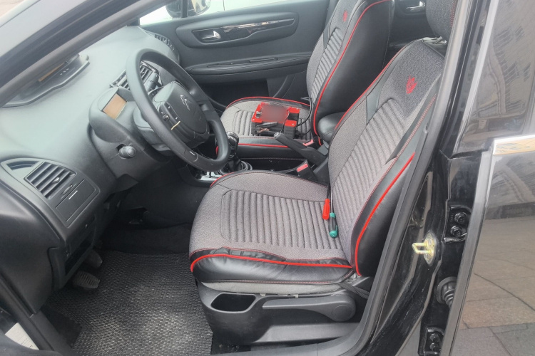 雪铁龙 世嘉 2013款 三厢 1.6L 手动品尚型中控内饰19