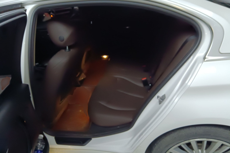 宝马3系 2018款 320Li 时尚型中控内饰21