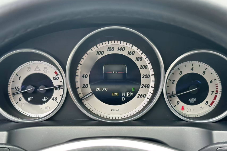 奔驰E级(进口) 2014款 E 260 轿跑版局部细节14