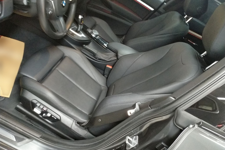 宝马3系GT 2020款 320i M运动套装局部细节19