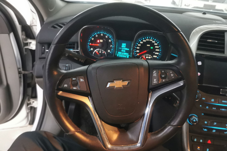 雪佛兰 迈锐宝 2014款 2.0L 自动豪华版中控内饰13