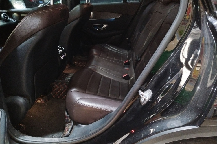 奔驰GLC 2017款 GLC 300 4MATIC 动感型中控内饰21