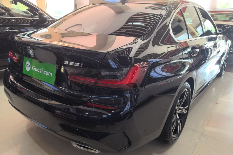 宝马3系 2022款 改款 325i M运动套装车身外观7