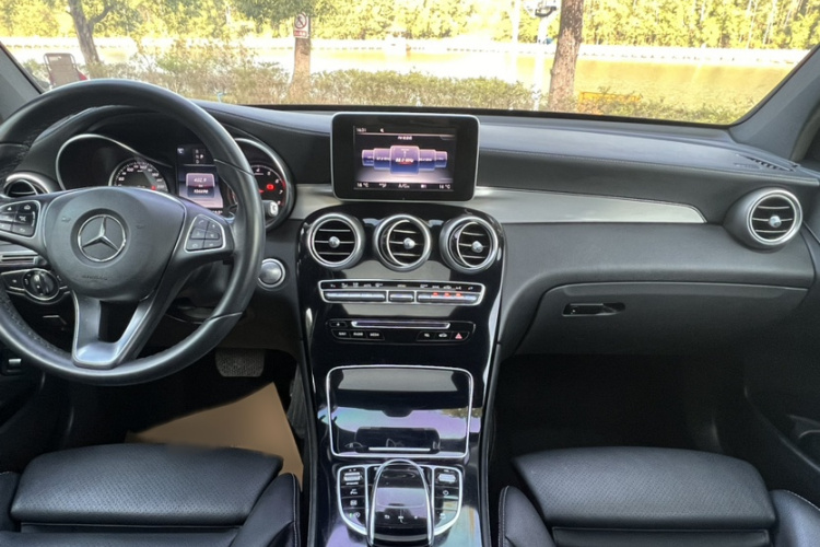 奔驰GLC轿跑 2017款 GLC 200 4MATIC 轿跑SUV局部细节18