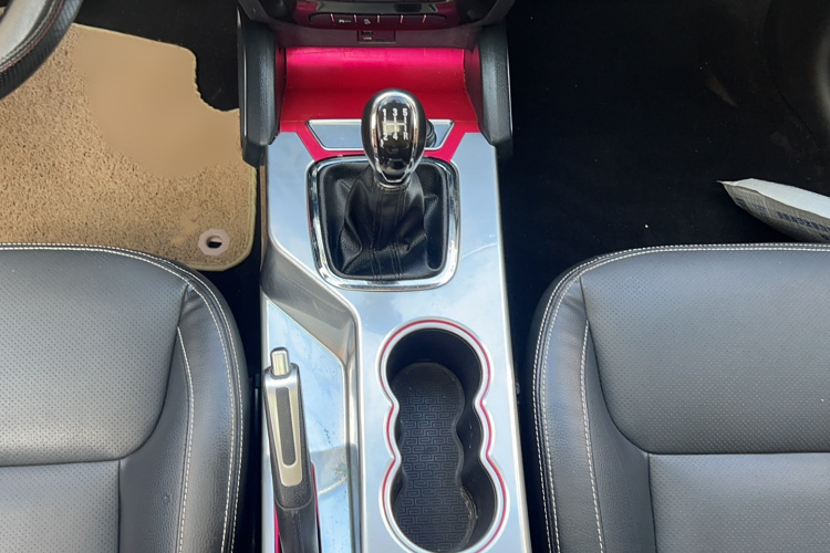 吉利汽车 远景X6 2016款 1.8L 手动尊贵型中控内饰7008