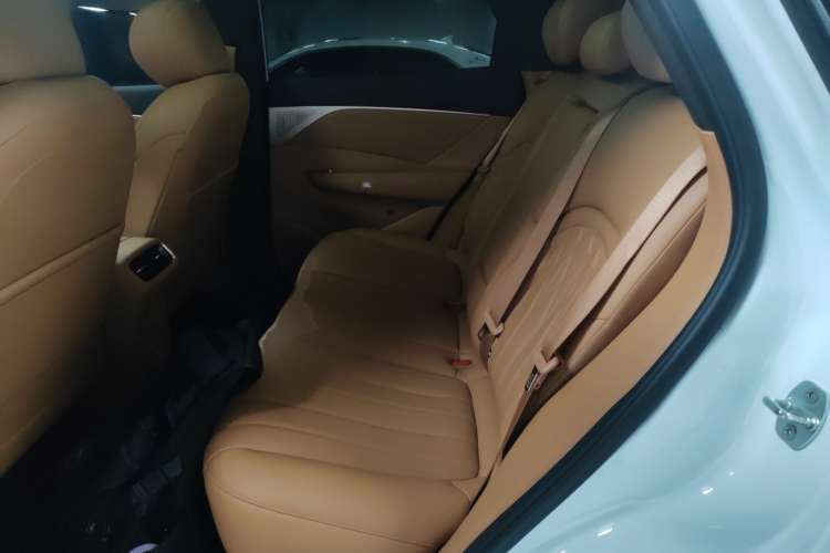 东风风神L8 2025款 185KM理想版中控内饰21