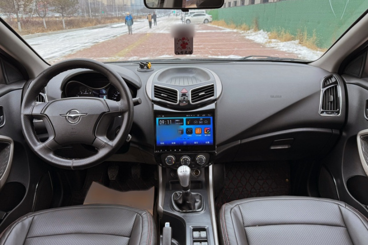 海马S5 2015款 1.6L 手动舒适型中控内饰7005
