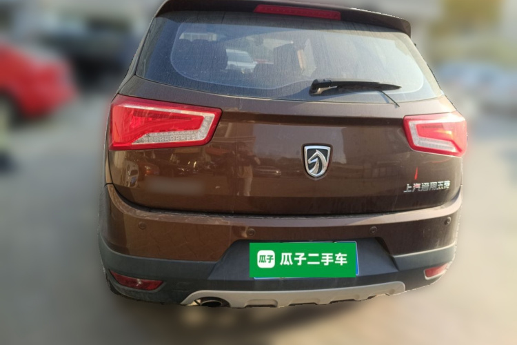 宝骏560 2015款 1.8L 手动精英型车身外观6