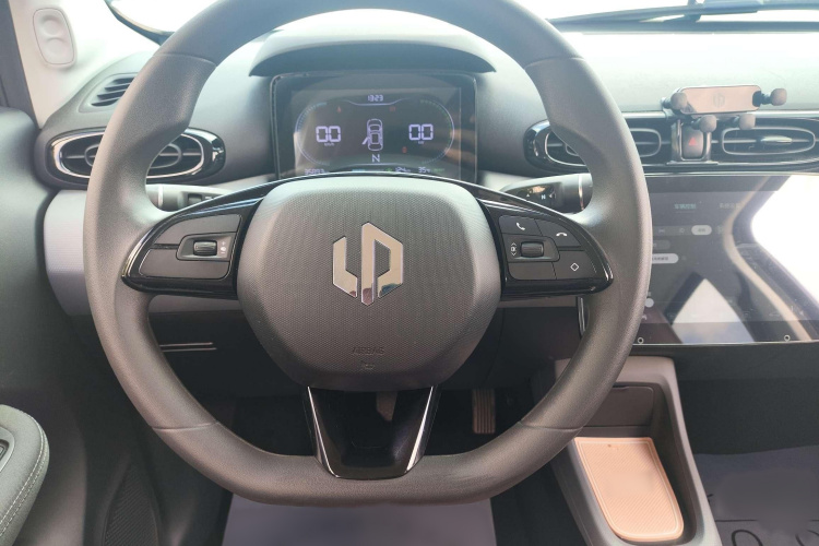 零跑汽车 零跑T03 2021款 400轻享版 三元锂中控内饰7009