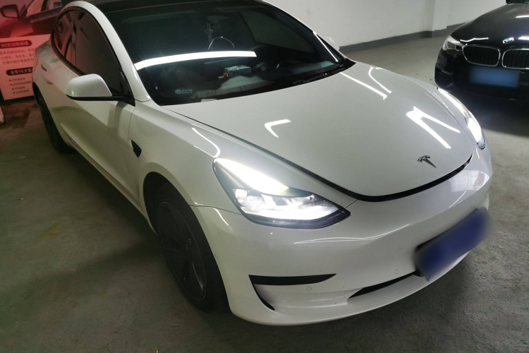 特斯拉 Model 3 2022款 后轮驱动版车身外观3