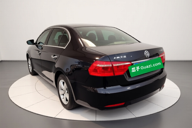 大众 朗逸 2013款 改款经典 1.6L 手动风尚版车身外观5