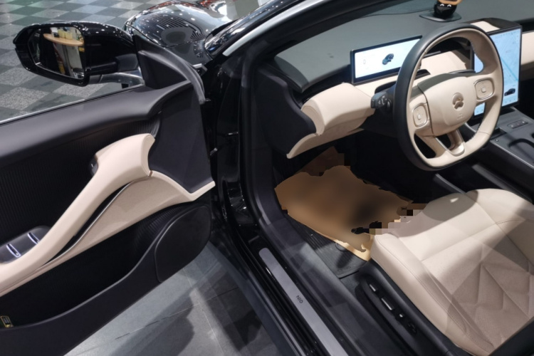 蔚来ET5 2022款 75kWh中控内饰20