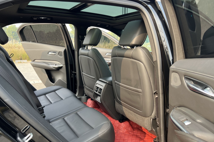 凯迪拉克XT4 2024款 28T 两驱尊贵型中控内饰7003