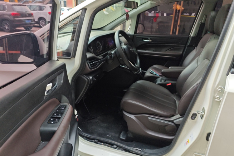 广汽传祺 传祺M6 2019款 270T 自动豪华版（七座）国V中控内饰20