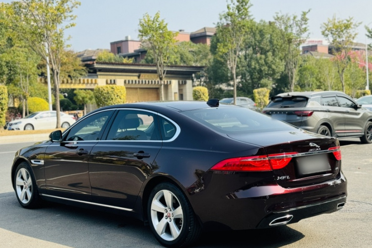 捷豹XFL 2018款 XFL 2.0T 200PS 精英版车身外观6006