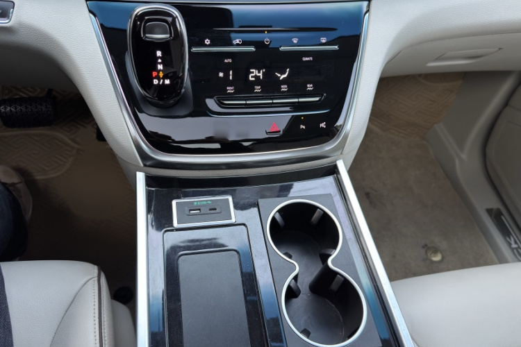 别克GL8 2021款 陆上公务舱 652T 尊贵型局部细节18