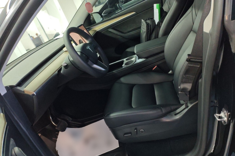 特斯拉 Model Y 2022款 改款 长续航全轮驱动版局部细节19