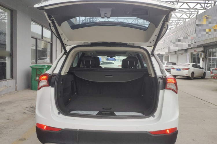 别克 昂科威 2018款 20T 两驱精英型机舱底盘23