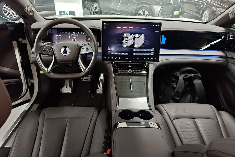 腾势Z9 2024款 1100km 四驱Max版中控内饰12