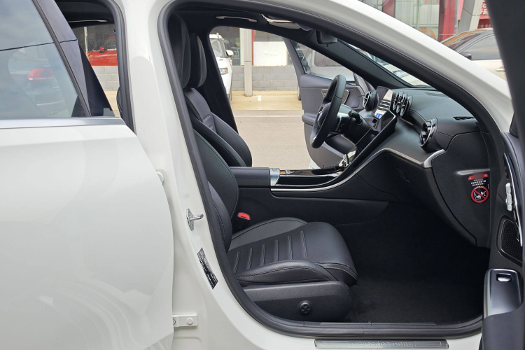 奔驰C级 2022款 C 200 L 运动版中控内饰7006