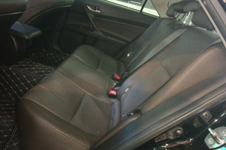 丰田 锐志 2013款 2.5V 菁锐版中控内饰7004