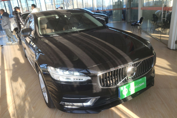 沃尔沃S90 2019款 T5 智逸版车身外观3