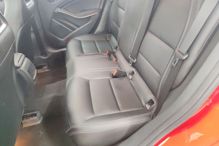 奔驰CLA 2018款 CLA 200 动感型中控内饰21