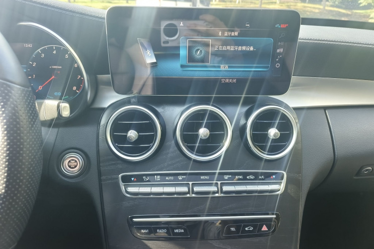 奔驰C级 2020款 C 260 L 运动版中控内饰7007