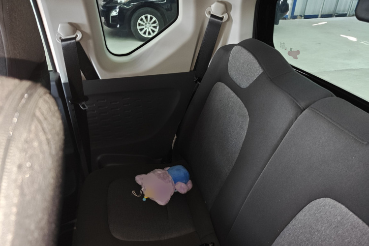 五菱汽车 宏光MINIEV 2022款 马卡龙臻享款 磷酸铁锂中控内饰7004