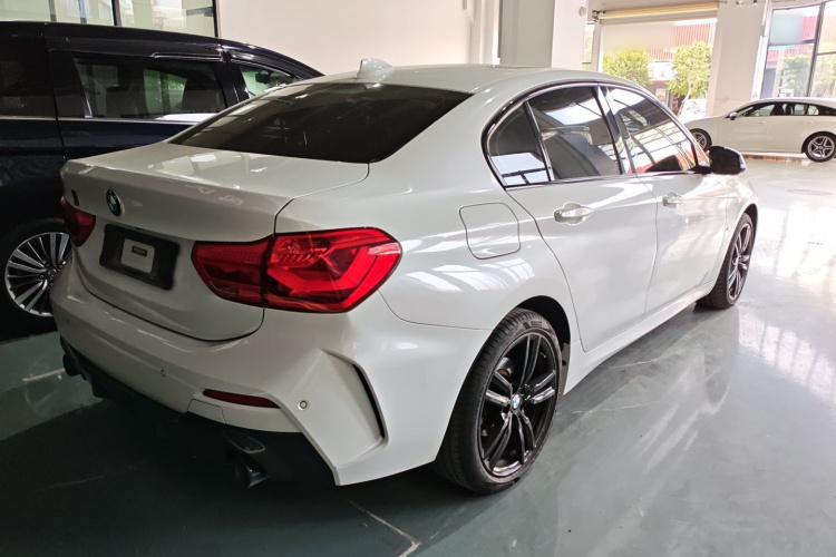 宝马1系 2021款 改款 125i M运动曜夜版车身外观7