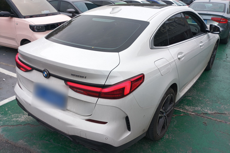 宝马2系(进口) 2023款 225i 四门轿跑车 M运动套装车身外观6005