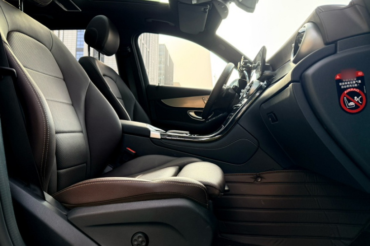 奔驰GLC 2020款 改款 GLC 260 L 4MATIC 动感型中控内饰7006