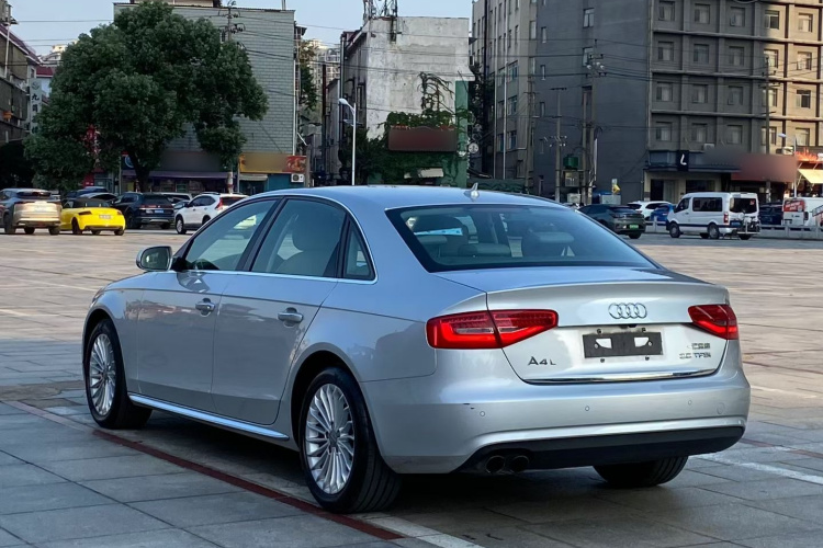 奥迪A4L 2015款 35 TFSI 自动豪华型车身外观6006