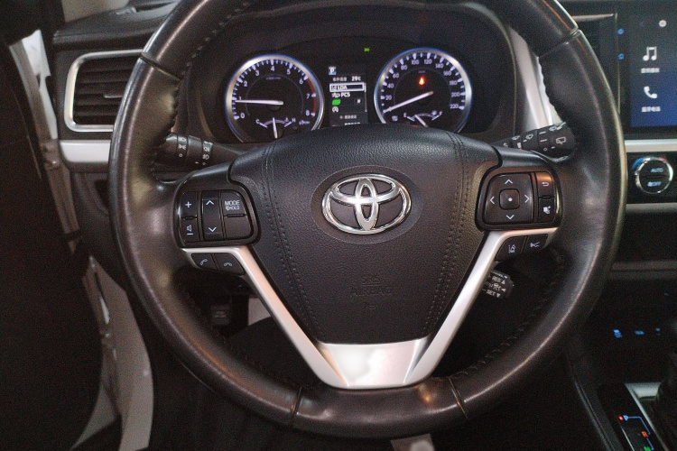 丰田 汉兰达 2018款 2.0T 四驱尊贵版 7座 国VI局部细节13