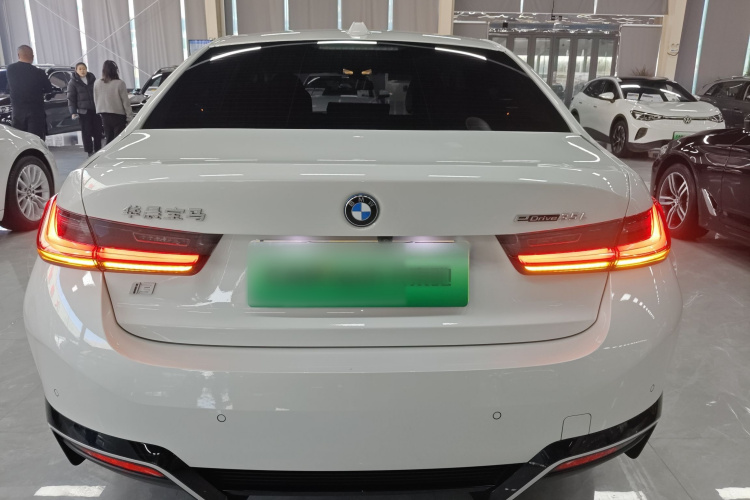 宝马i3 2022款 eDrive 35 L车身外观6